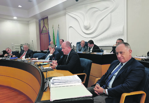 Giro di boa, carte sul tavolo: il puzzle sarà composto insieme ai partiti nazionali