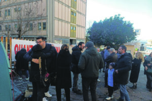 Dalla tenda alla piazza: domenica la fiaccolata per gli ospedali pubblici