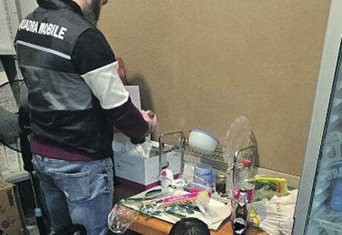 Spaccio nel centro storico, la Mobile arresta un nigeriano