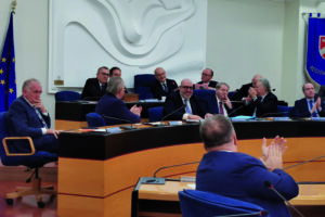 Pallante fa bottino pieno: confermato presidente, voti anche dall’opposizione