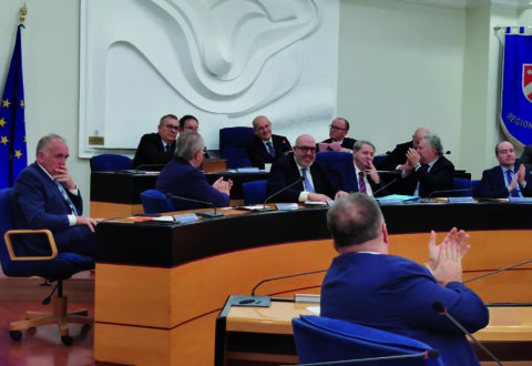 Pallante fa bottino pieno: confermato presidente, voti anche dall’opposizione