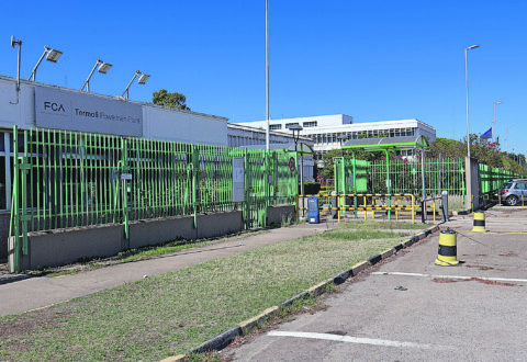 L’elettrico dà problemi, Stellantis può ripensarci