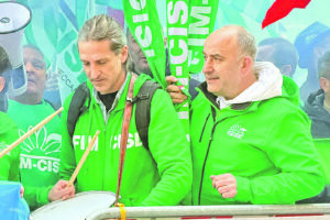 Stop alla Gigafactory, Laviano a Stellantis: piano industriale subito