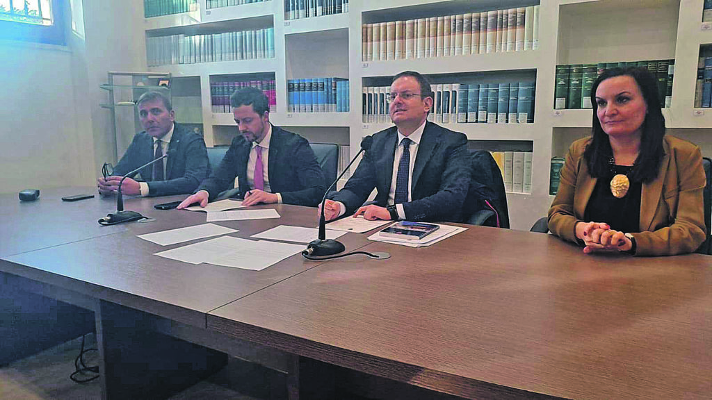 Le minoranze non ci stanno: il crac è vicino, subito in Aula