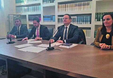 Le minoranze non ci stanno: il crac è vicino, subito in Aula