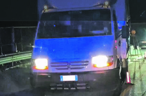 Trasferimento d’urgenza frenato da un autocarro