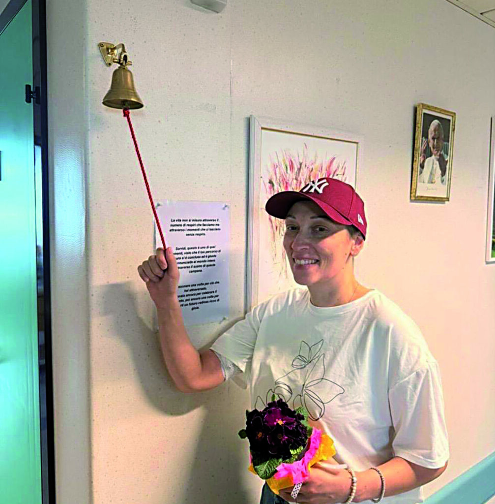 La campanella della guarigione suonata da Martina: che gioia!