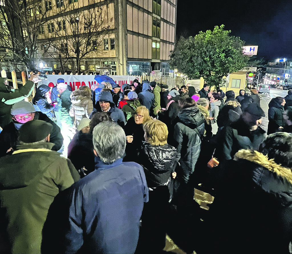 La tenda di Piero diventa presidio collettivo