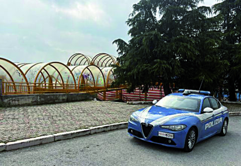 Droga al Terminal, la Polizia denuncia due minorenni: sequestrati 20 grammi di hashish