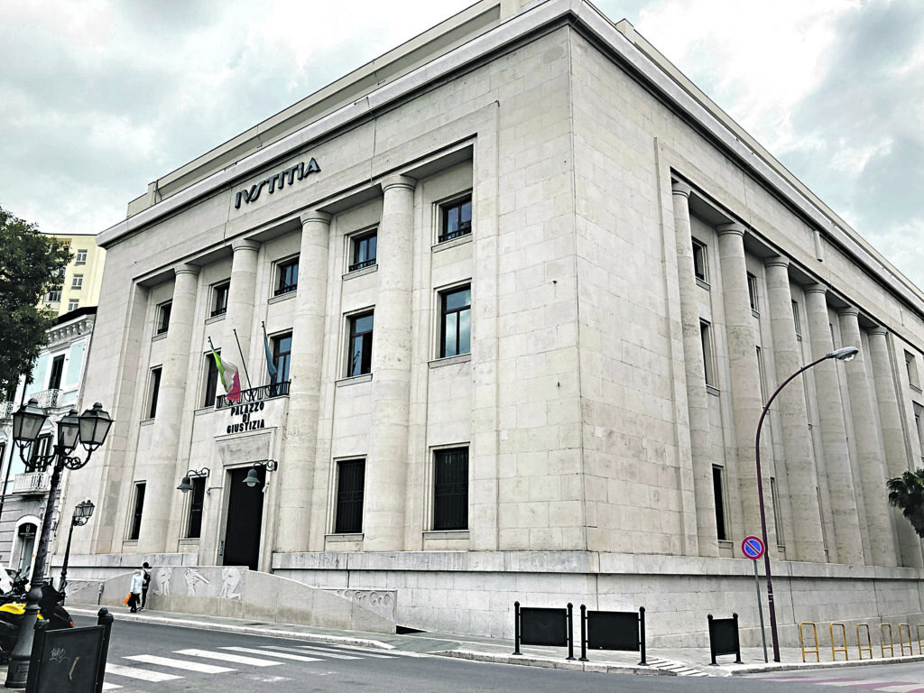 Campobasso, viola 300 volte il divieto di avvicinamento alla ex in due mesi: scatta il divieto di dimora per un 46enne