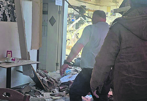 Crollo al Café de Paris, il titolare trasferito al Neuromed