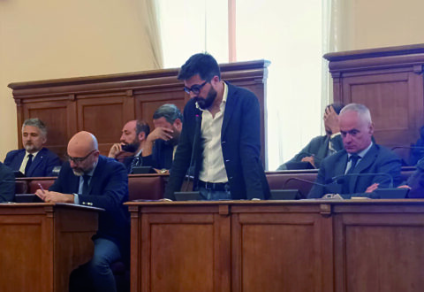 «Immobilismo che colpisce la città», Lopriore si smarca