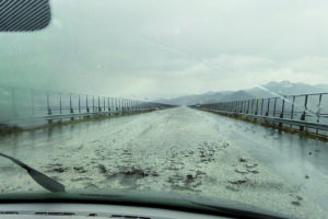 Transenne rimosse, i cittadini si riprendono il ponte Sente