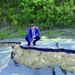 Salvini ispeziona ponte crollato e frana a Petacciato: «Riaperture in tempi record»