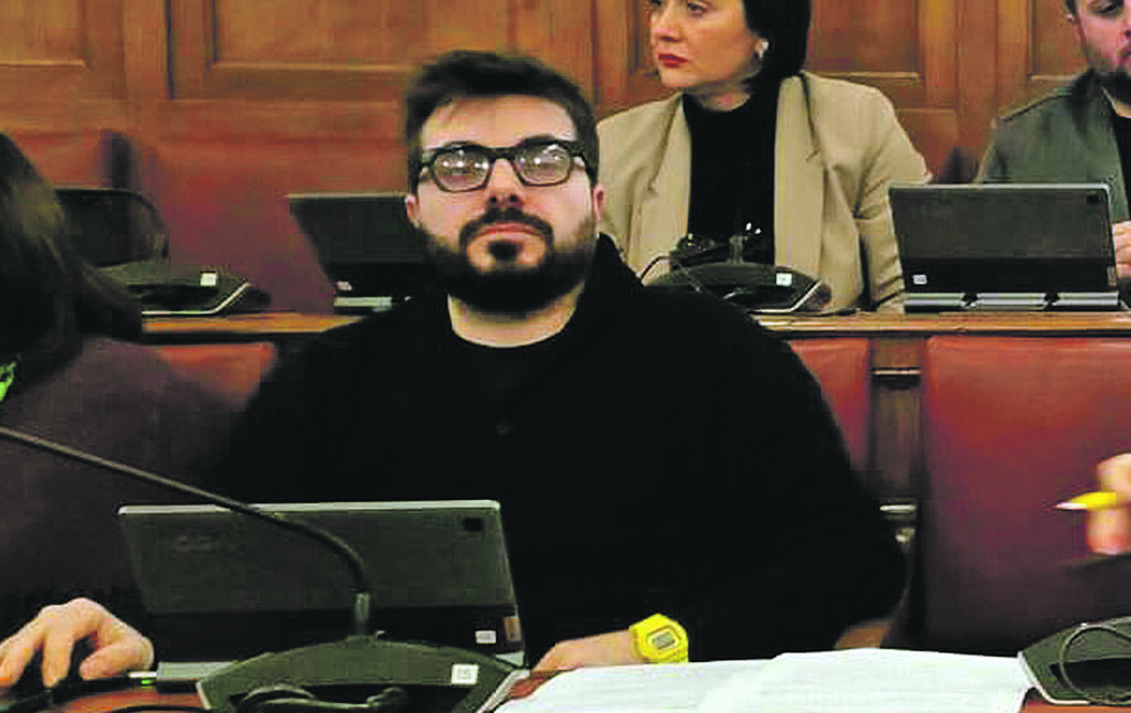 Fuori dal Consiglio, Lopriore non nasconde la delusione: «Pronto a sfiduciare la sindaca»