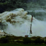 Alla foce del Biferno in attesa della piena: stringiamo i denti