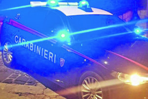 Furgone rubato bloccato dai carabinieri sulla statale: due uomini denunciati
