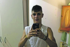 Morto in carcere ad Ascoli, salma restituita alla famiglia: domani l’ultimo saluto a Joshua