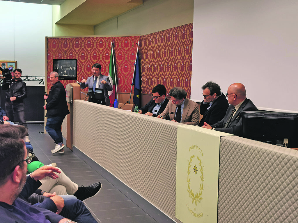 Veto al DM 77 per evitare i tagli ai reparti d’ospedale