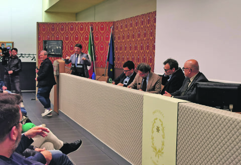 Veto al DM 77 per evitare i tagli ai reparti d’ospedale