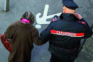 Si finge il nipote per truffare un’anziana, scatta l’arresto